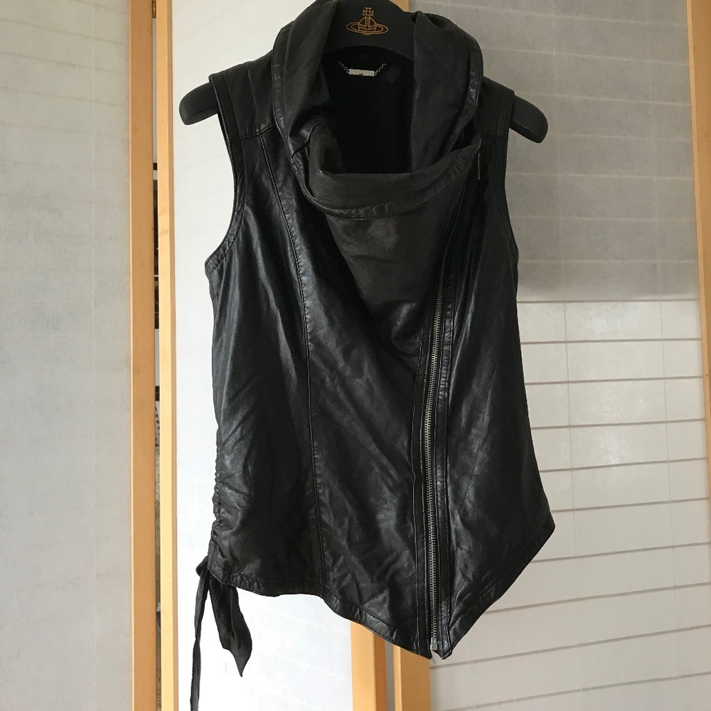 Corson black lambskin leather zip up vest size 0